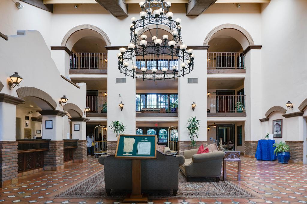 Buena Park Grand Hotel & Suites Exterior photo