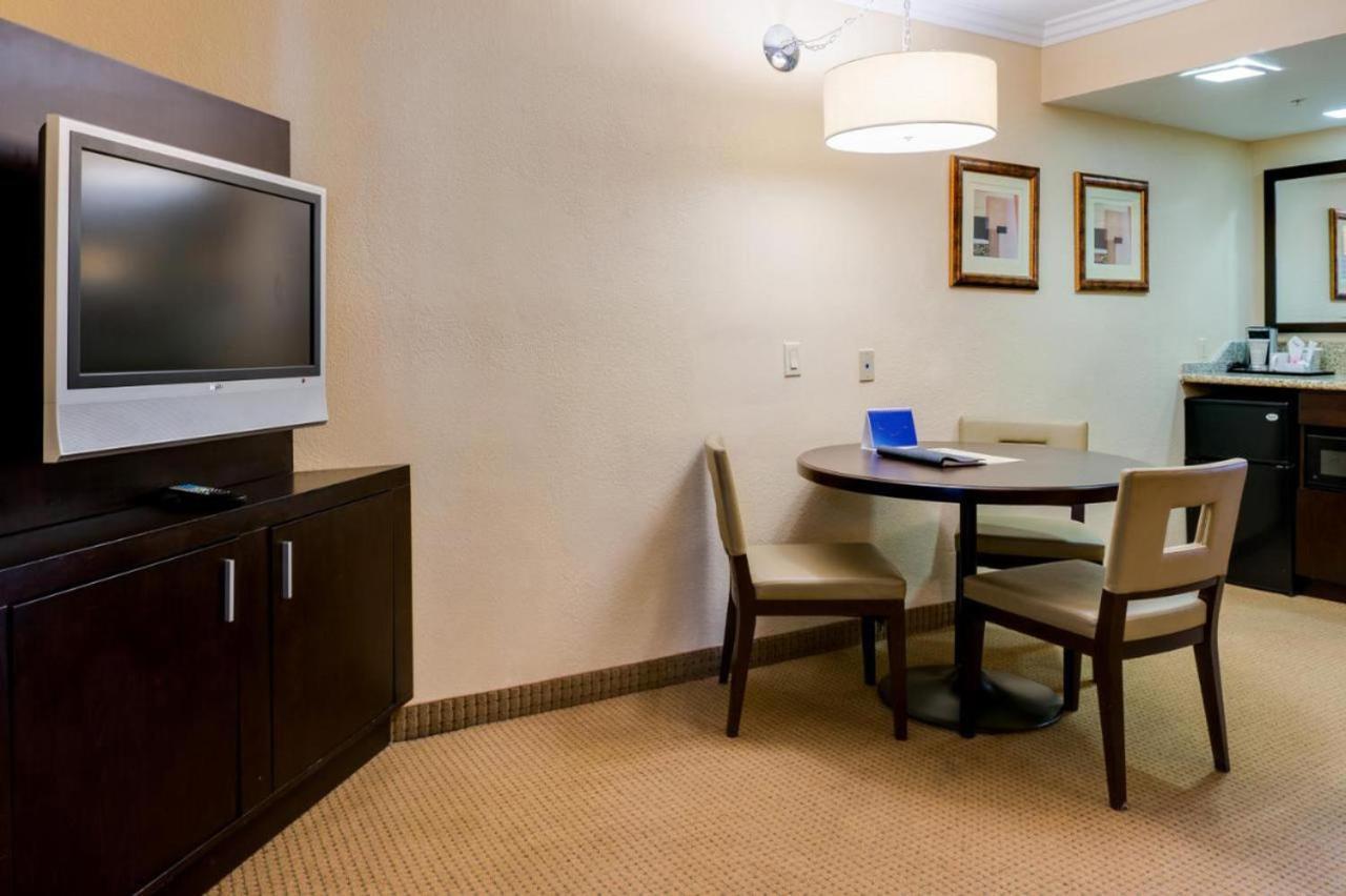 Buena Park Grand Hotel & Suites Exterior photo
