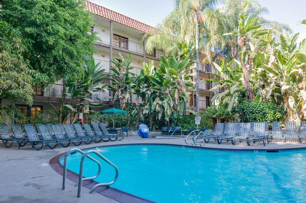 Buena Park Grand Hotel & Suites Exterior photo