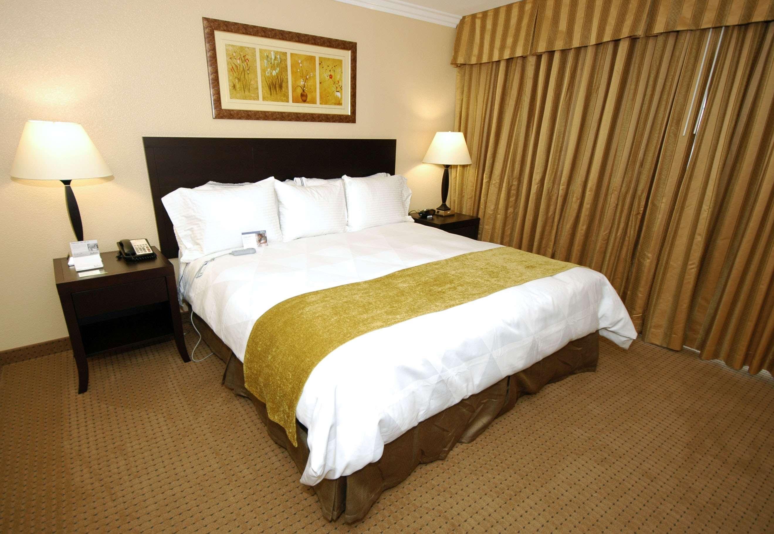 Buena Park Grand Hotel & Suites Exterior photo