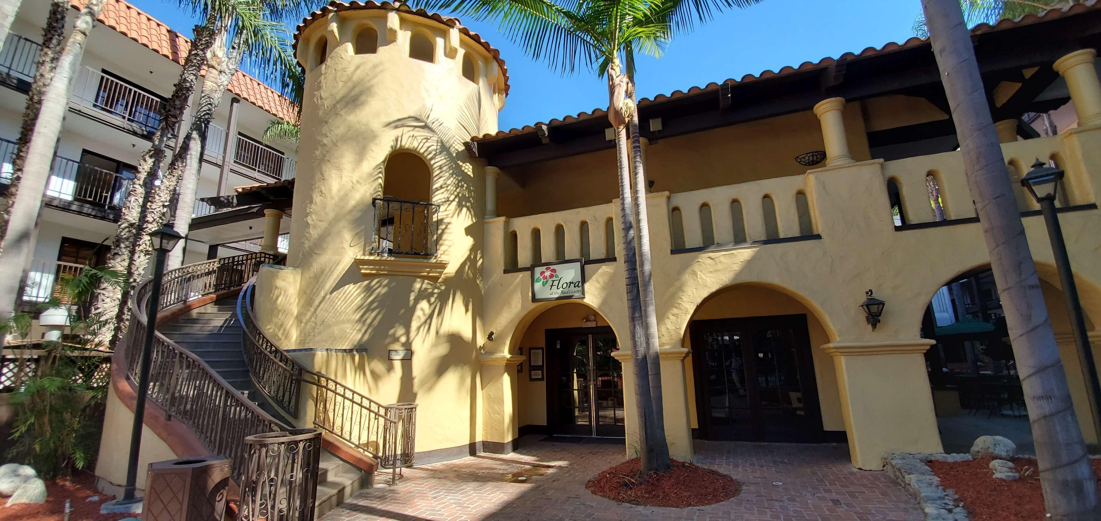 Buena Park Grand Hotel & Suites Exterior photo