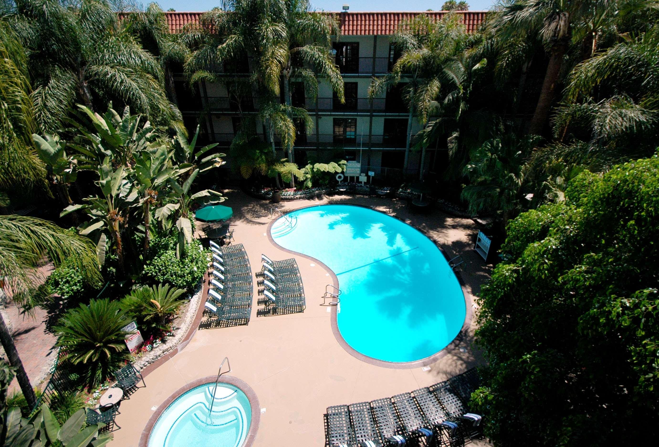 Buena Park Grand Hotel & Suites Exterior photo