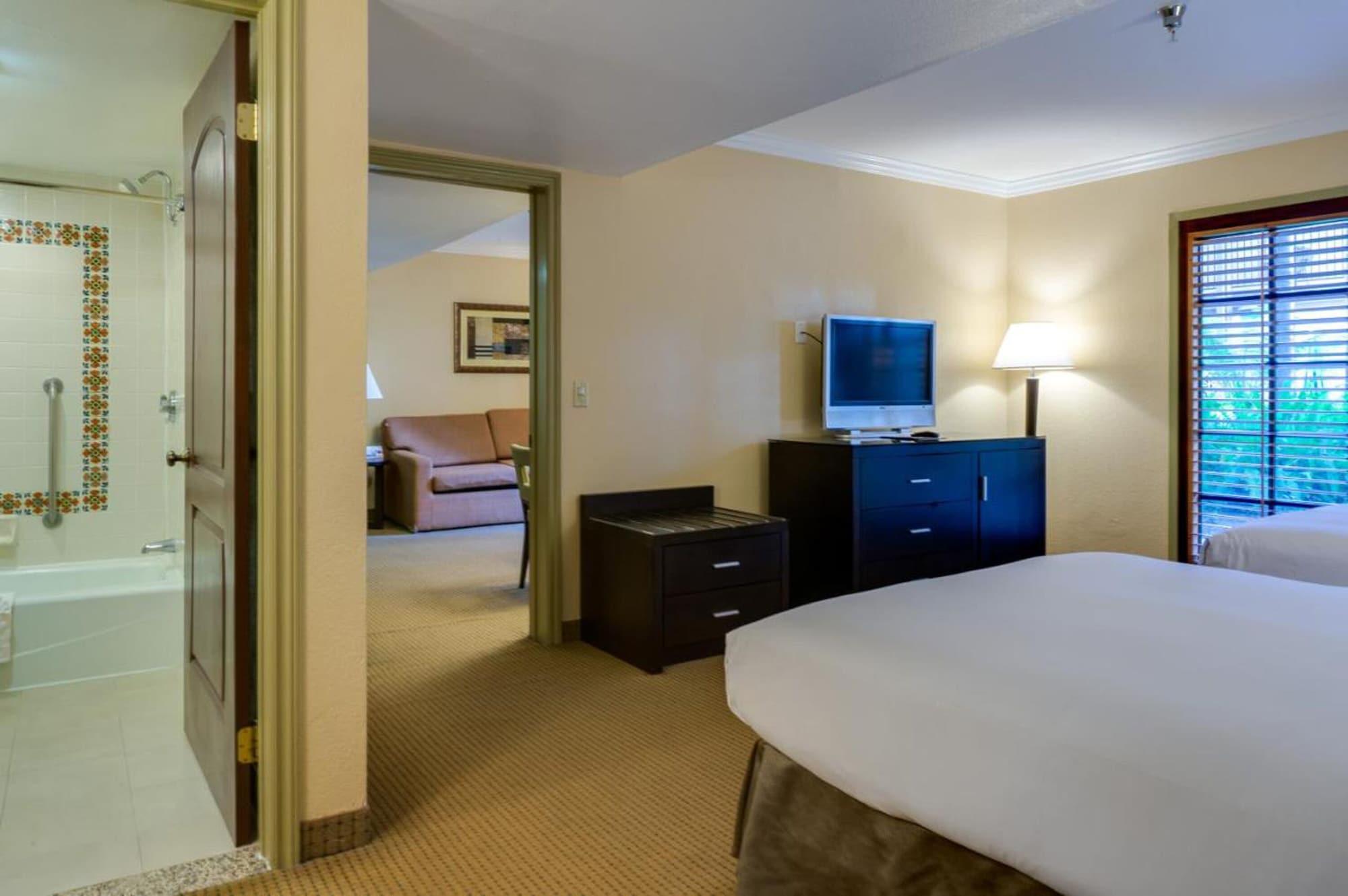 Buena Park Grand Hotel & Suites Exterior photo