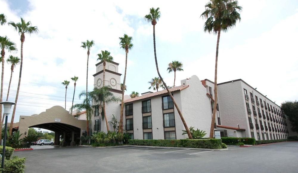 Buena Park Grand Hotel & Suites Exterior photo